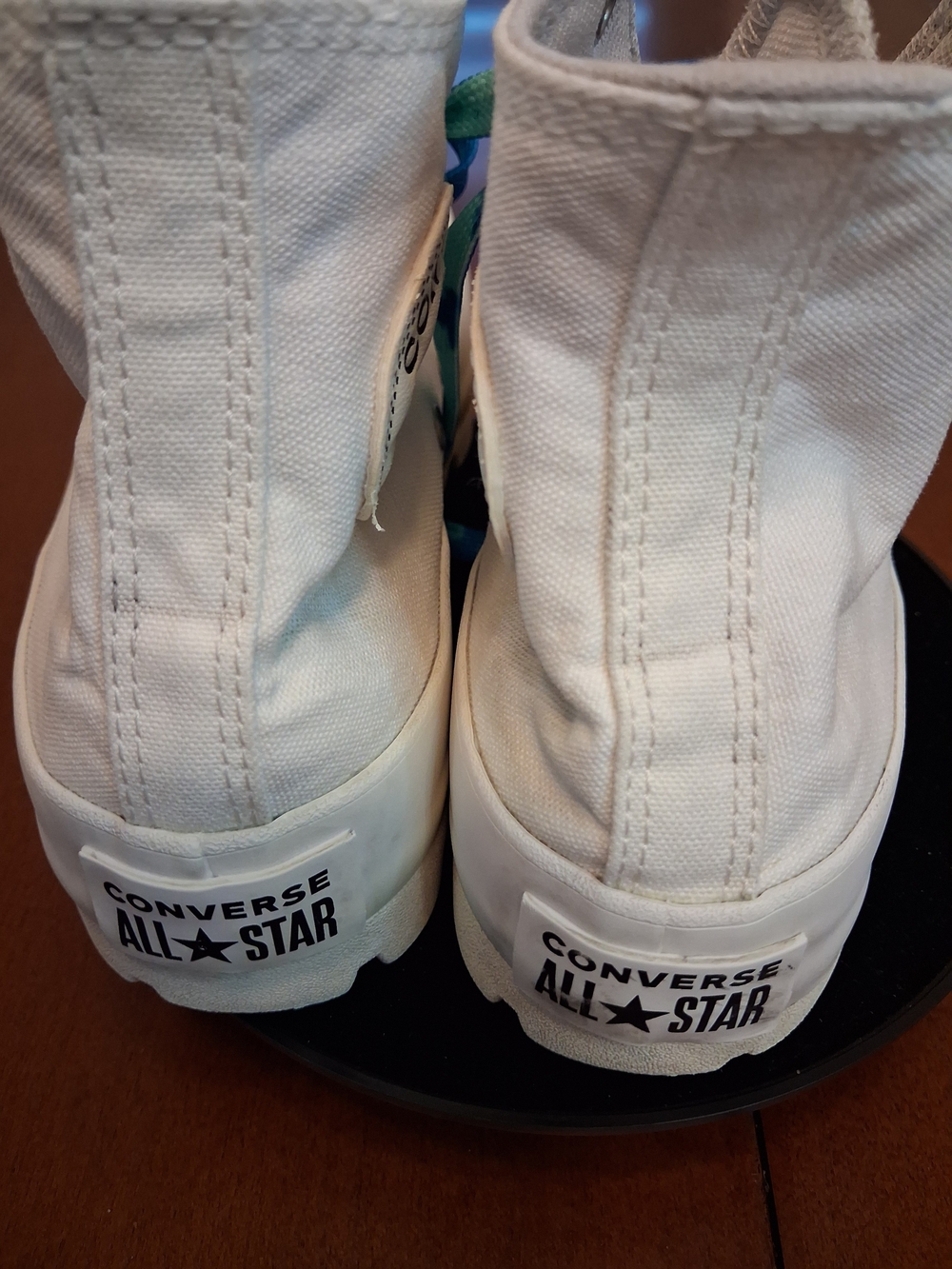 Converse Off White High-Top Sneakers with Blue Gradient Laces Women Size 7.5*** - Picture 6 of 8